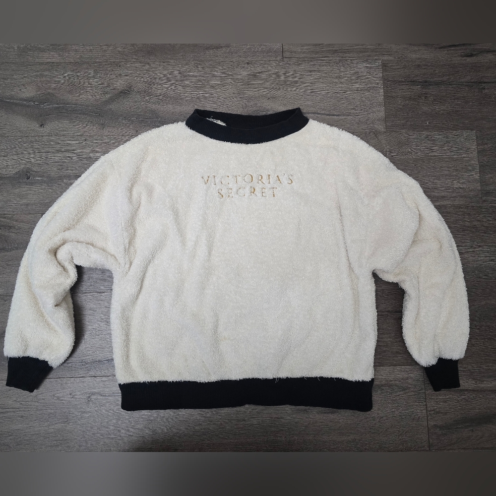 Victoria's Secret 90's Crewneck Top Sweater Cream Black Gold